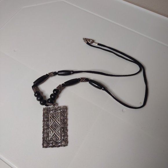 Rectangular Silver Tone Pendant Necklace With Black Beads 25 Inches Long - Picture 2 of 10